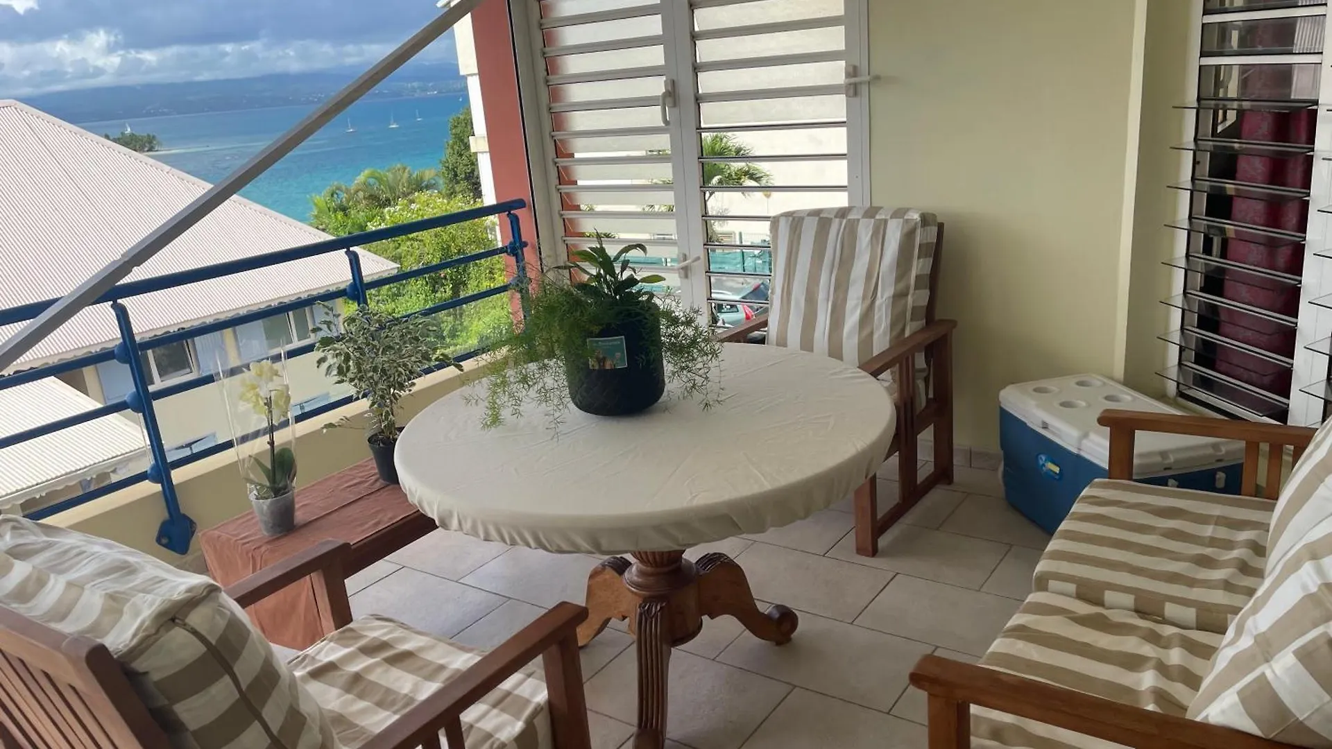 Appartement Superbe T3 Meuble Tout Confort Le Gosier  Guadeloupe